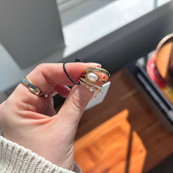 NEW Princess Polly Gold Ring Set Size 6 - Picture 1 of 6